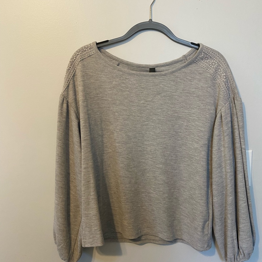 Long sleeve gray shirt